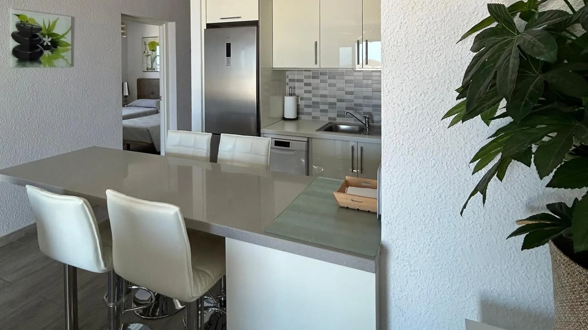 アパート 2 Bdr Penthouse Apt, Sea Views, Heated Pool K211 ロスクリスティアーノス
