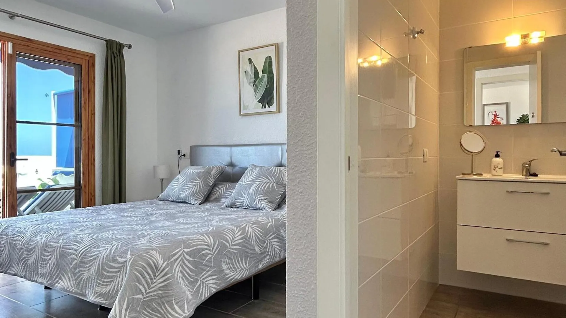 2 Bdr Penthouse Apt, Sea Views, Heated Pool K211 ロスクリスティアーノス アパート
